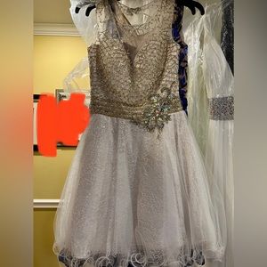 Beautiful Tony Bowls dress - would be perfect for school dance.